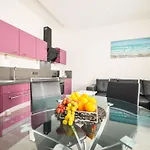 By Interhome شقة Sukošan