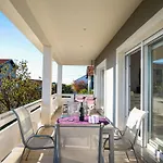 By Interhome شقة *