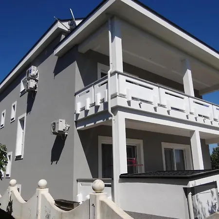 By Interhome Apartment *