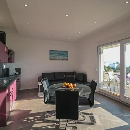 By Interhome Appartement *