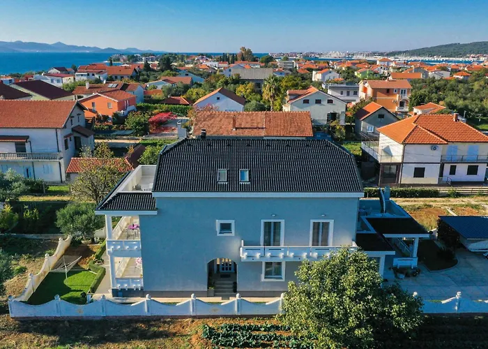 By Interhome * Sukošan